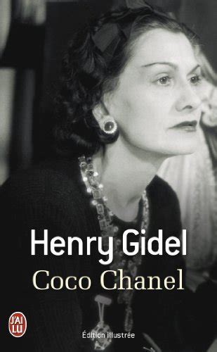 Libri su Coco Chanel: biografie e volumi illustrati 